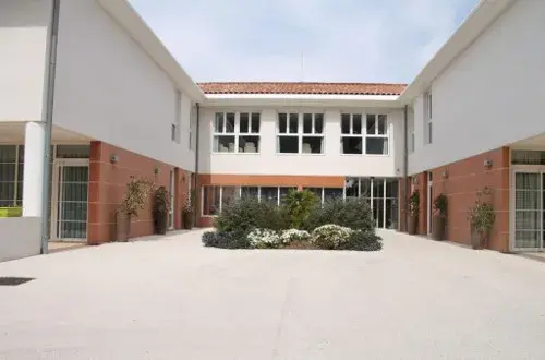 Résidence Les Jardins de Provence  Maison de retraite & EHPAD