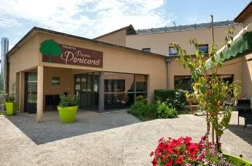 EHPAD groupe afp • Pierre Péricard