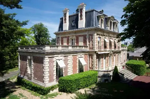 Résidence Seniors La Roseraie UNIVI